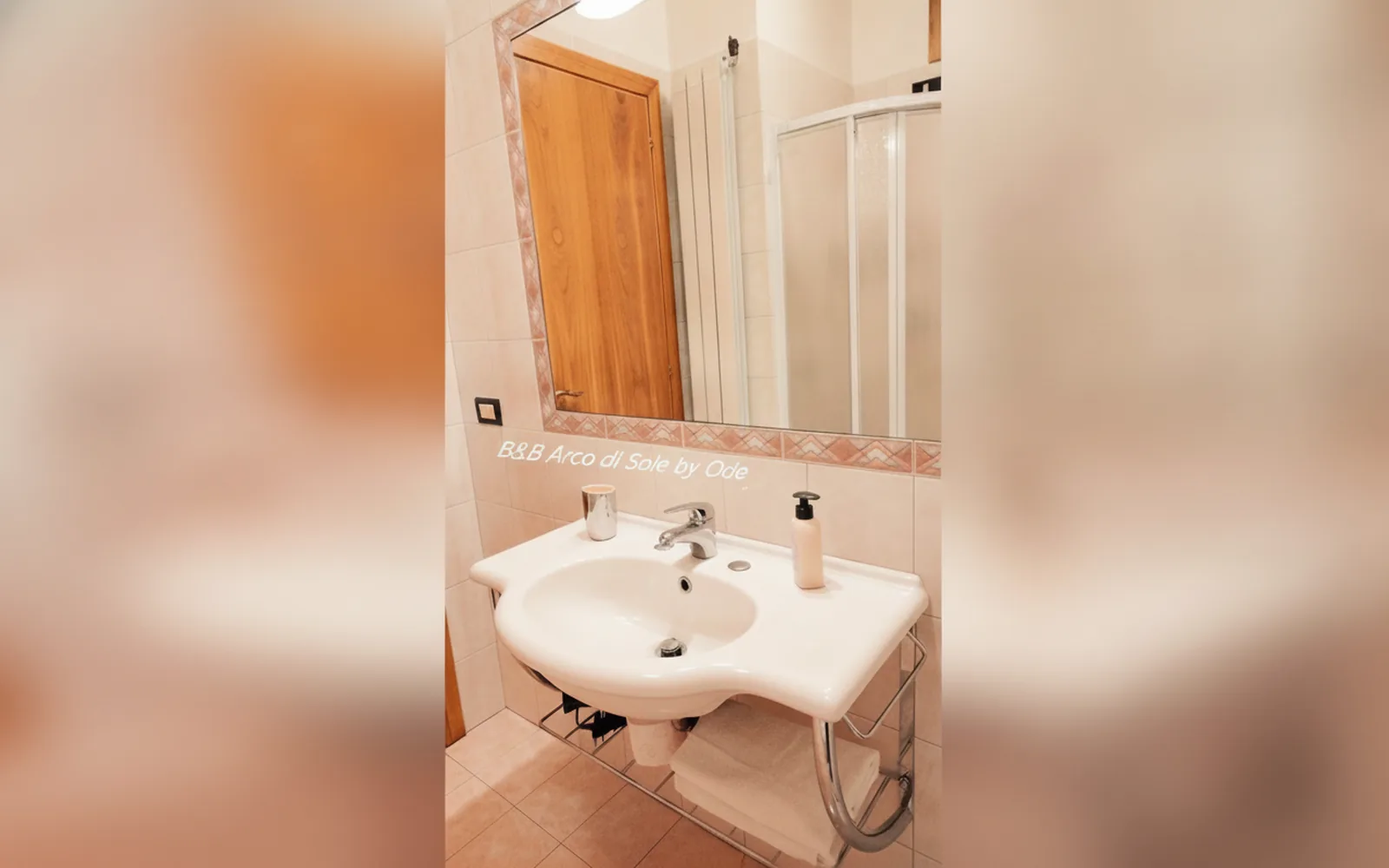 Camera con bagno privato — B&B Arco di Sole By Ode, Sant'Elpidio a Mare (Marche) (foto 36)